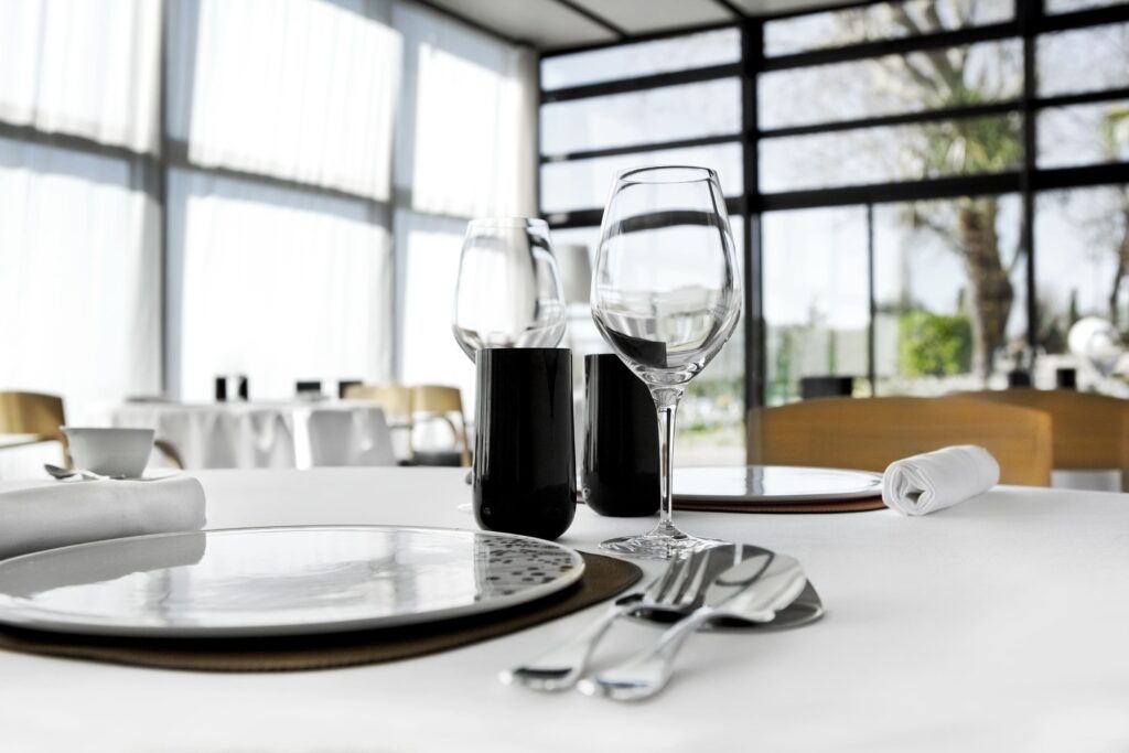 inside-a-stylish-french-restaurant-2025-02-03-09-01-21-utc